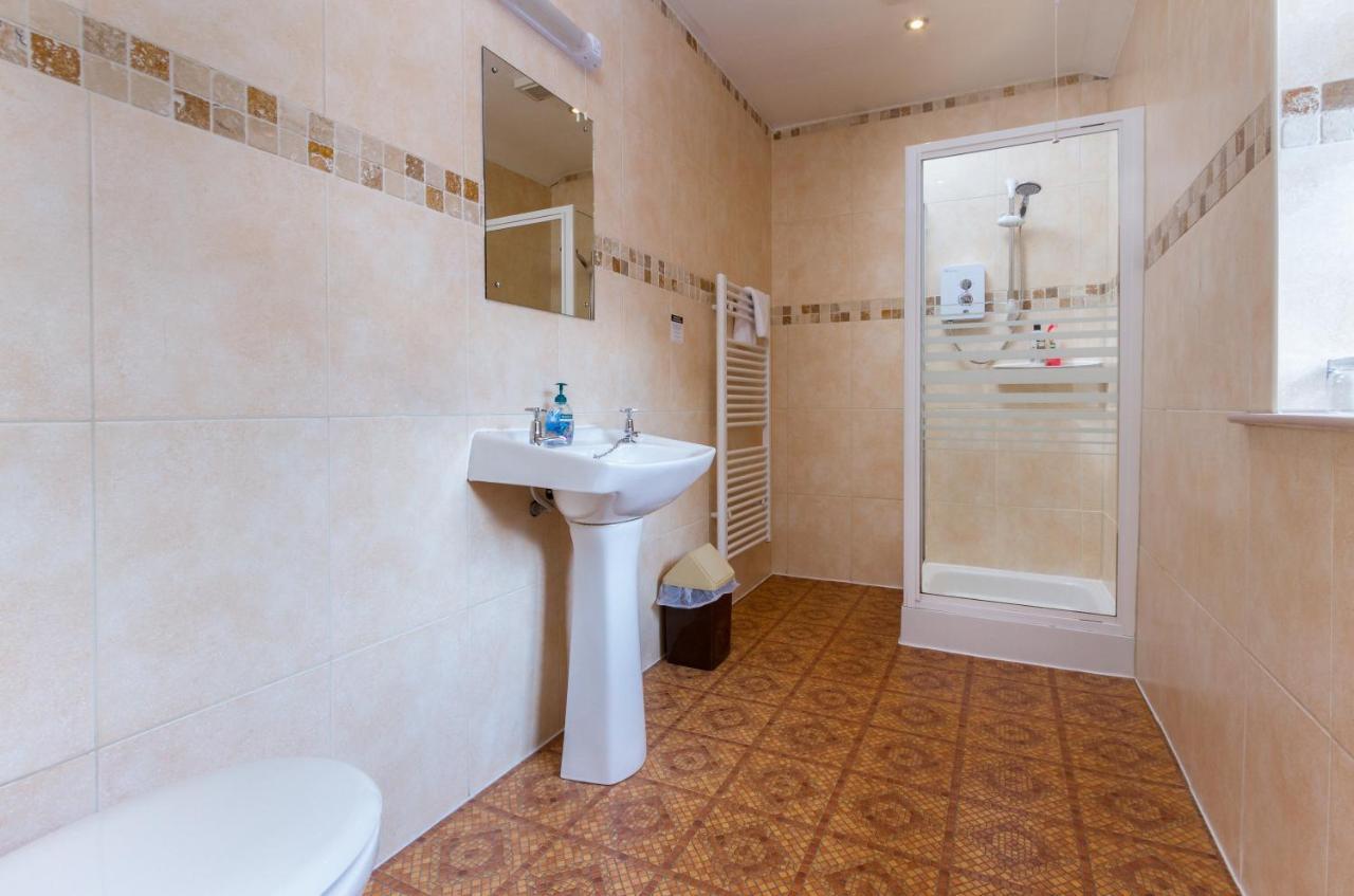 Elim House - Adults Only Otel Bowness-on-Windermere Oda fotoğraf